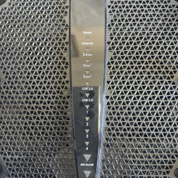 NETGEAR Black WiFi Router - Picture 2 of 7